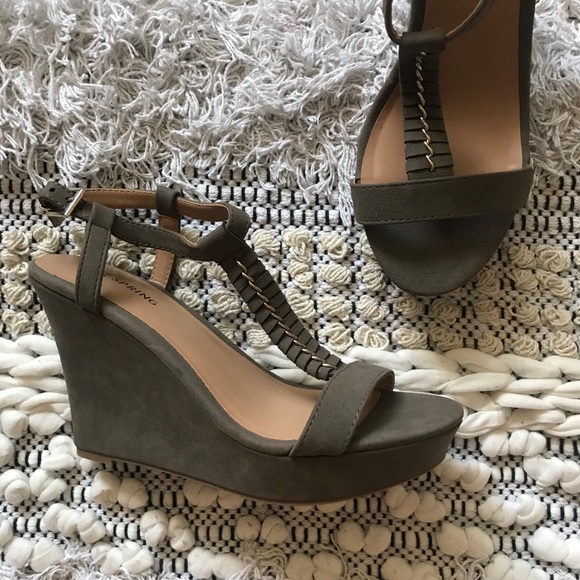 🤍 Grey Wedges - Picture 2 of 3